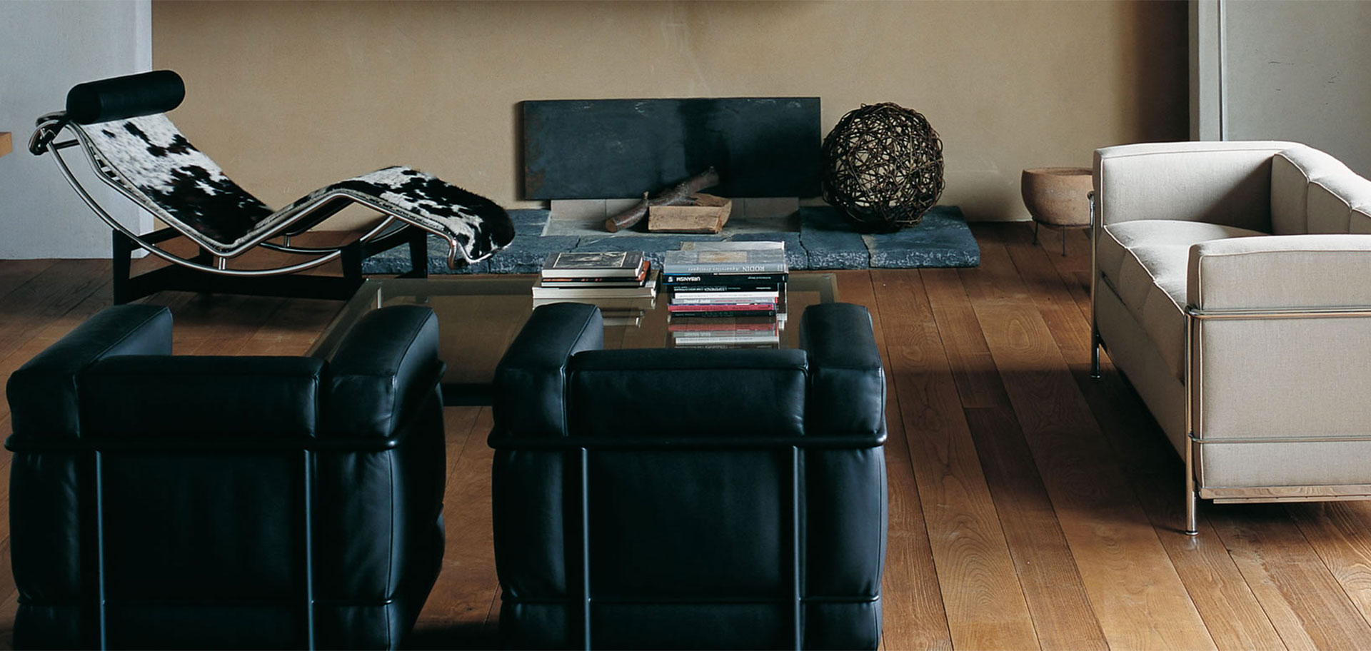 LC2 chrome & black leather CASSINA LC2 chrome & black leather CASSINA