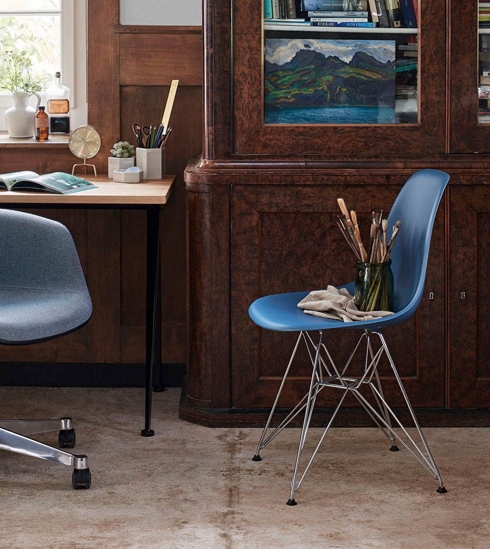 DSR Eames Plastic Chair VITRA