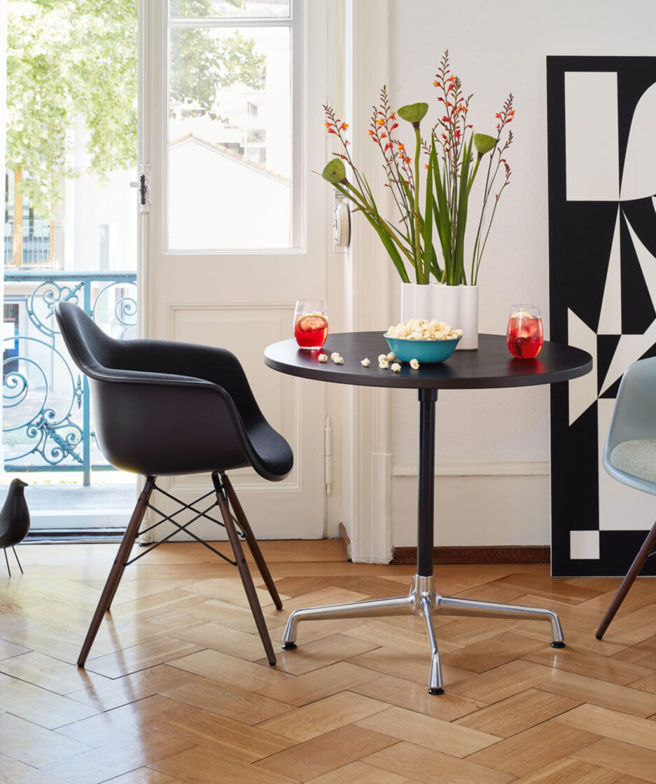 DAW Eames Plastic Chair VITRA Dark Maple