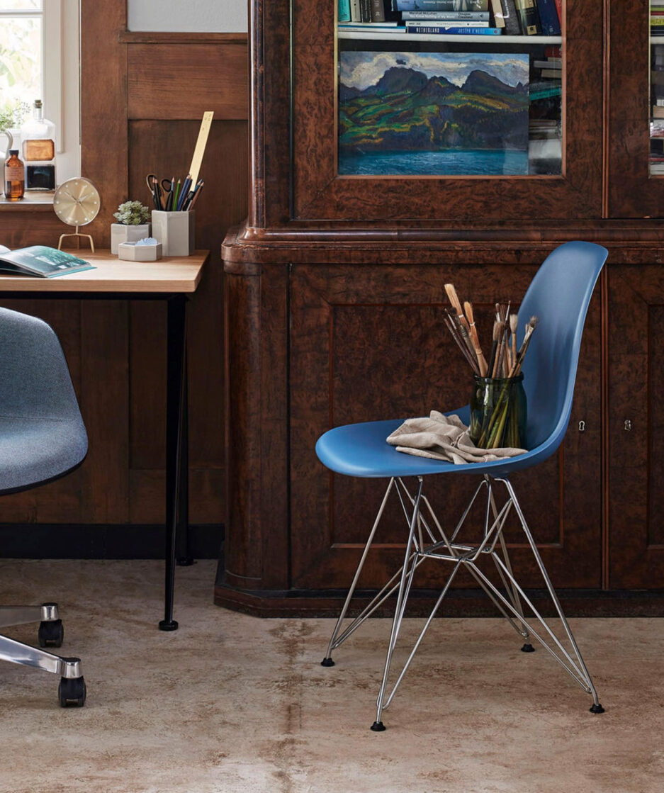 DSR Eames Plastic Chair VITRA