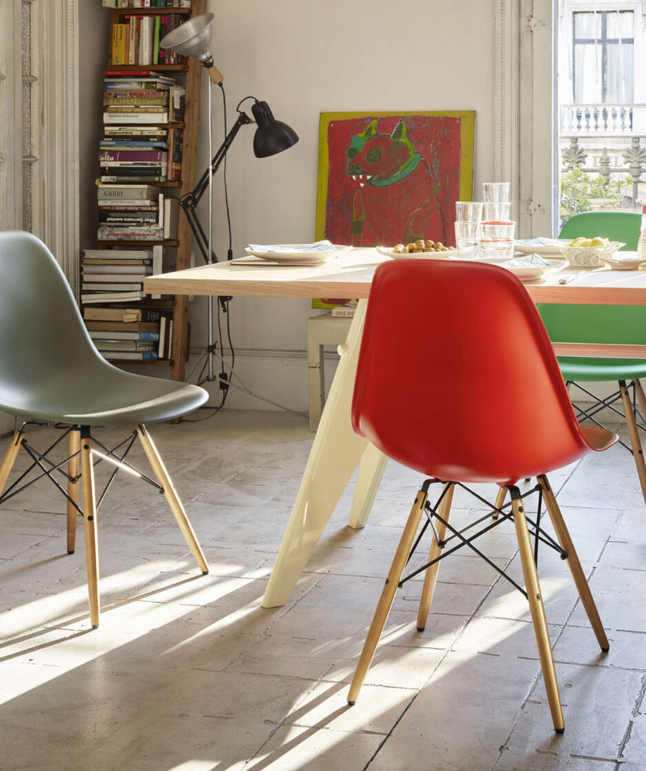 DSW Eames Plastic Chair VITRA