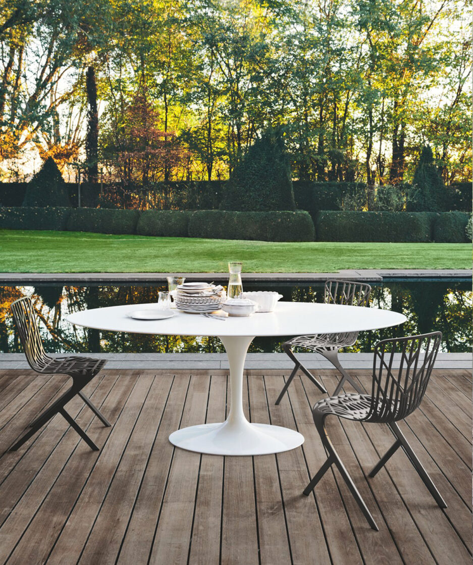 Saarinen Outdoor KNOLL INTERNATIONAL
