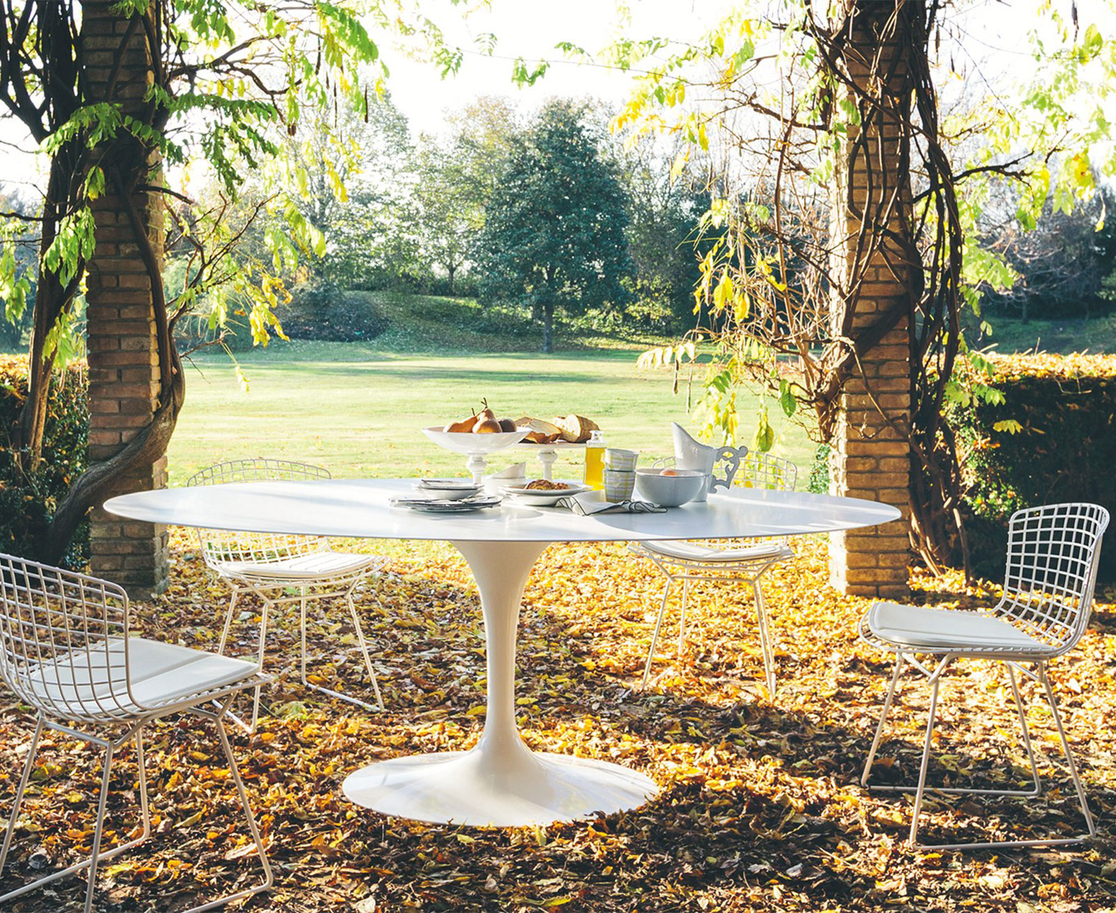 Saarinen outdoor table discount