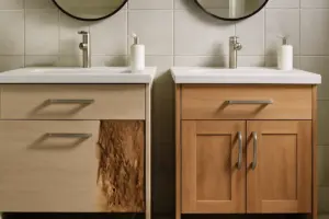 Mobile bagno in finto legno o vero legno: quale cede prima all’umidità costante