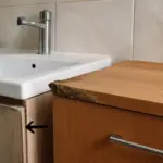 Materiale del mobile lavabo in bagno umido: quale regge davvero nel tempo